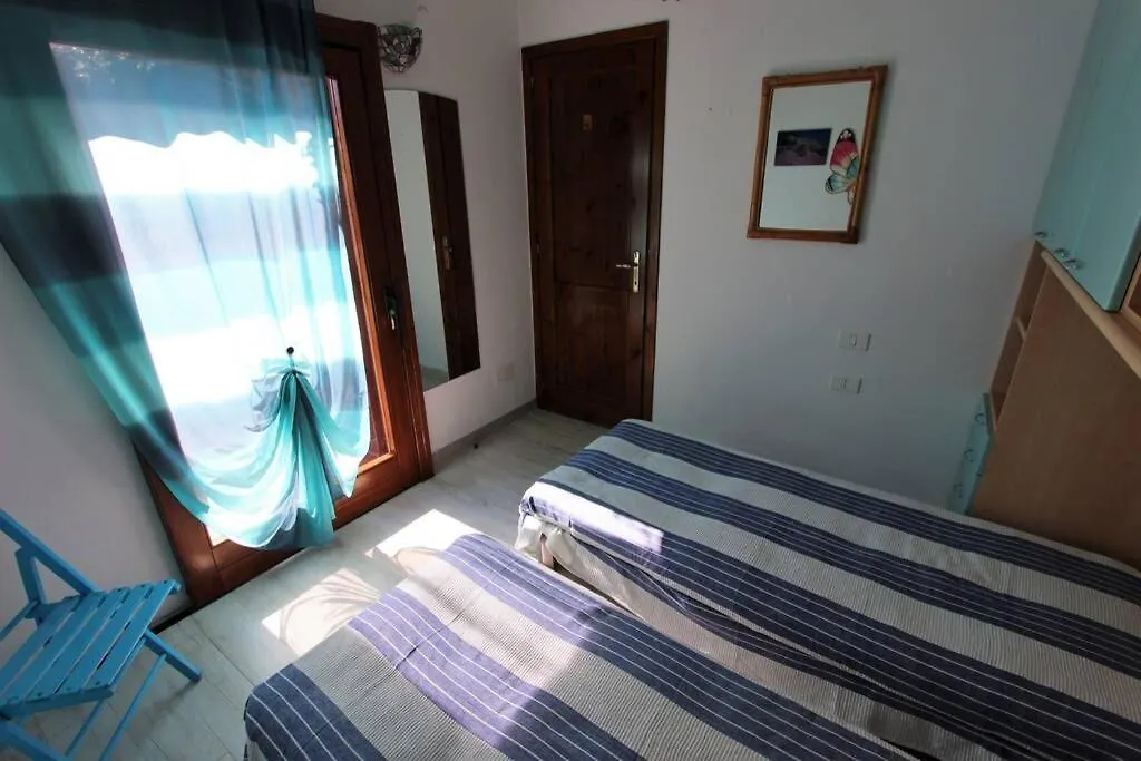 Villino Delia-Infinityholidays Коста-Парадисо 0*,  Италия
